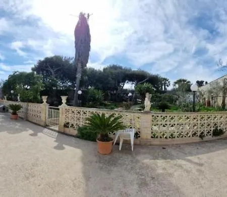 Villa Teresa Iris E Ibisco Giovinazzo Extérieur photo
